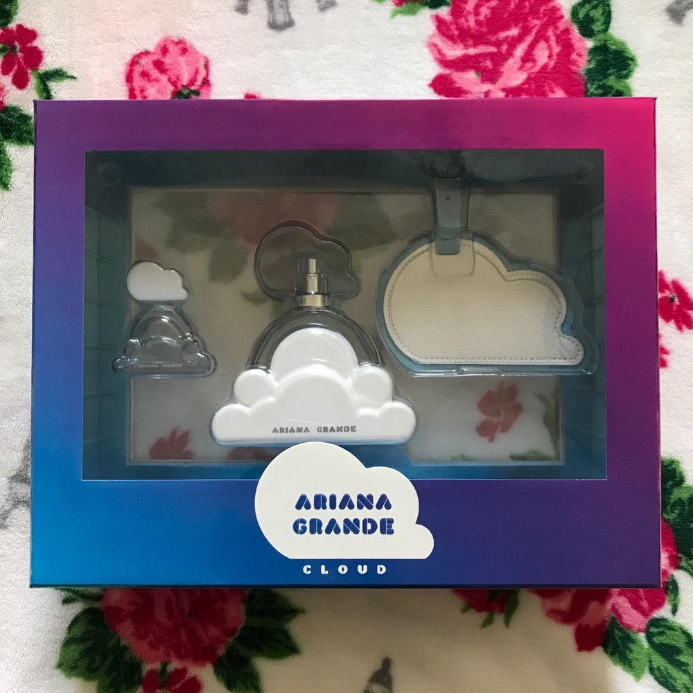 ❗️SOLD❗️Ariana Grande Cloud ☁️ New & Unused